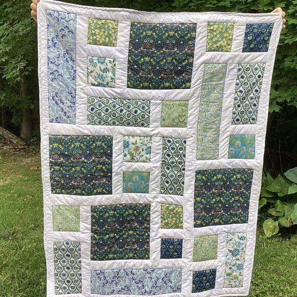NWT. Hand Crafted Lap Quilt Tana Lawn Fbrics - Picture 2 of 16